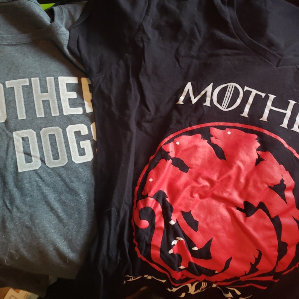 2 T-shirts "Mother Of Dogs" 2XL